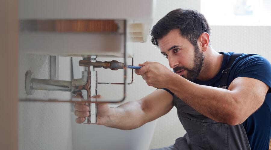 Water heater thermostat replacement in Blanford, IN